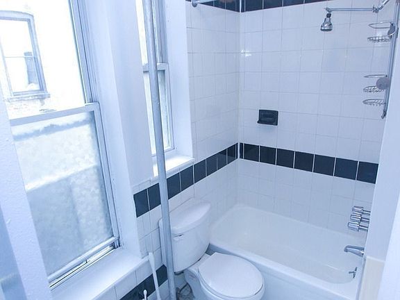 3rd image of 121 Saint Marks Pl APT 15