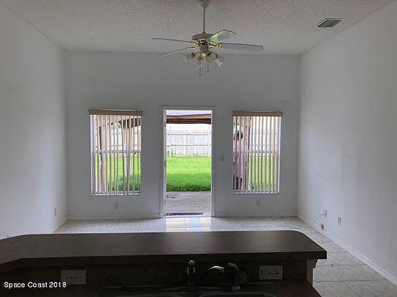 5th image of 1023 Bainbury Ln
