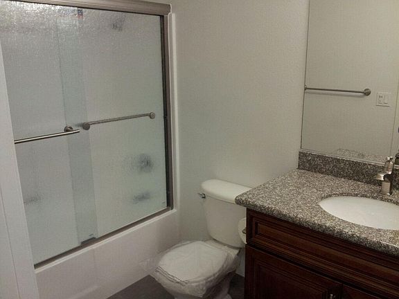 5th image of 508 S Barrington Ave APT 2