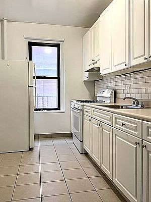 2nd image of 2201 Amsterdam Ave APT 3C