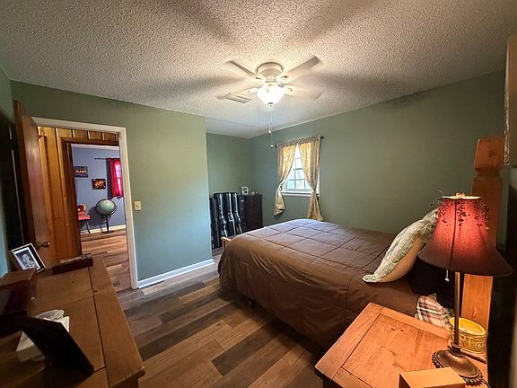 4th image of 137 Highland St