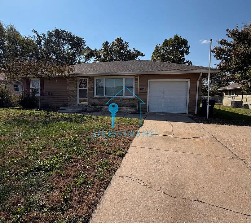 1359 Lawndale Ave