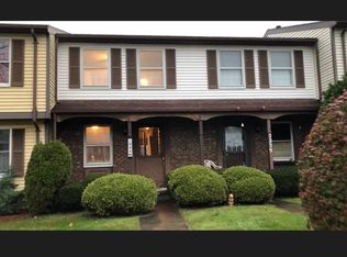 3240 Sherwood Dr, Walworth, NY 14568