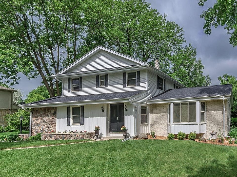 1st image of 2385 Coach House Dr