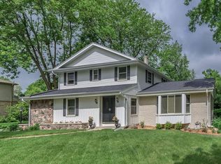2385 Coach House Dr, Brookfield, WI 53045