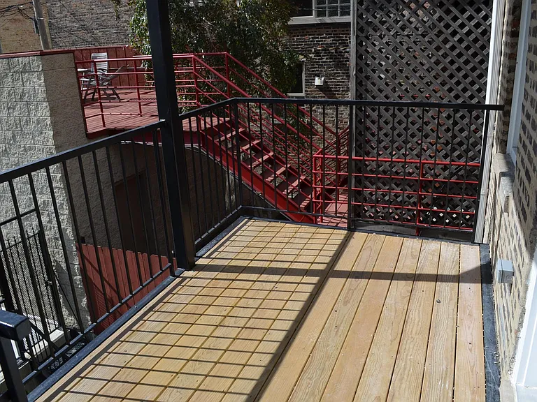 1634 N Paulina St #1R — Photo 9