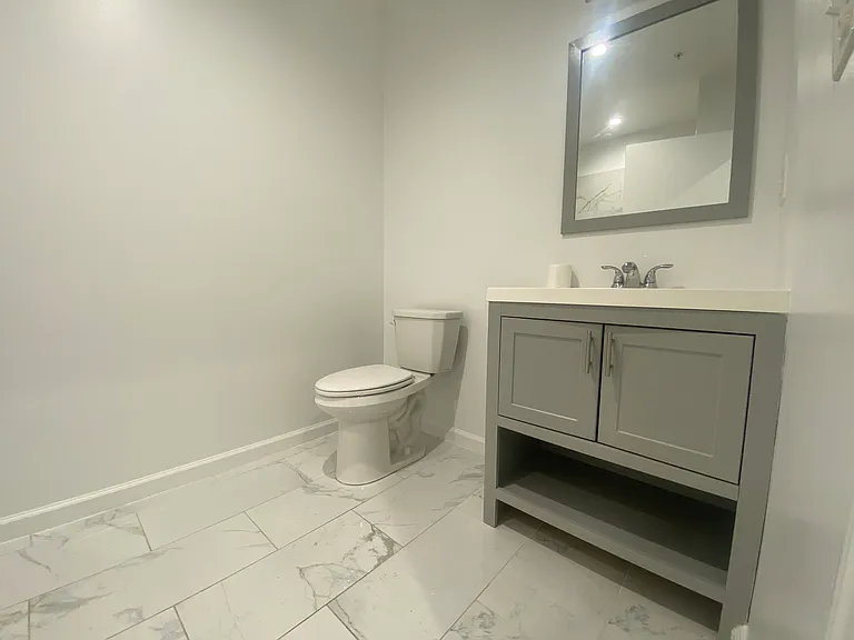 100 Evergreen Pl #1B — Photo 8