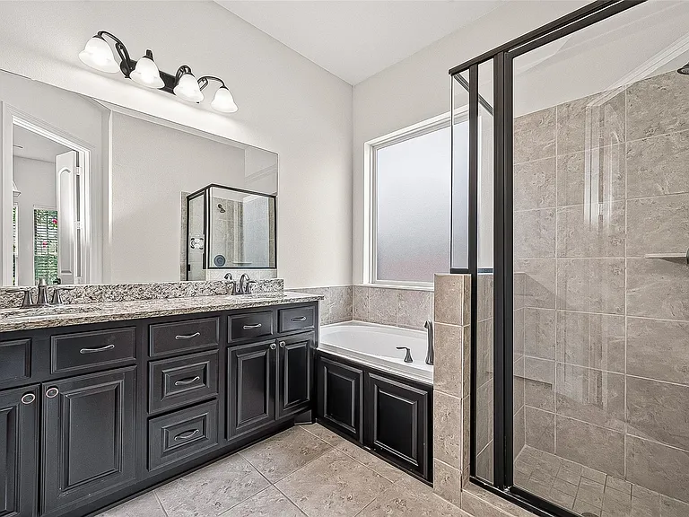 2606 Kielder Shadow Ct — Photo 27