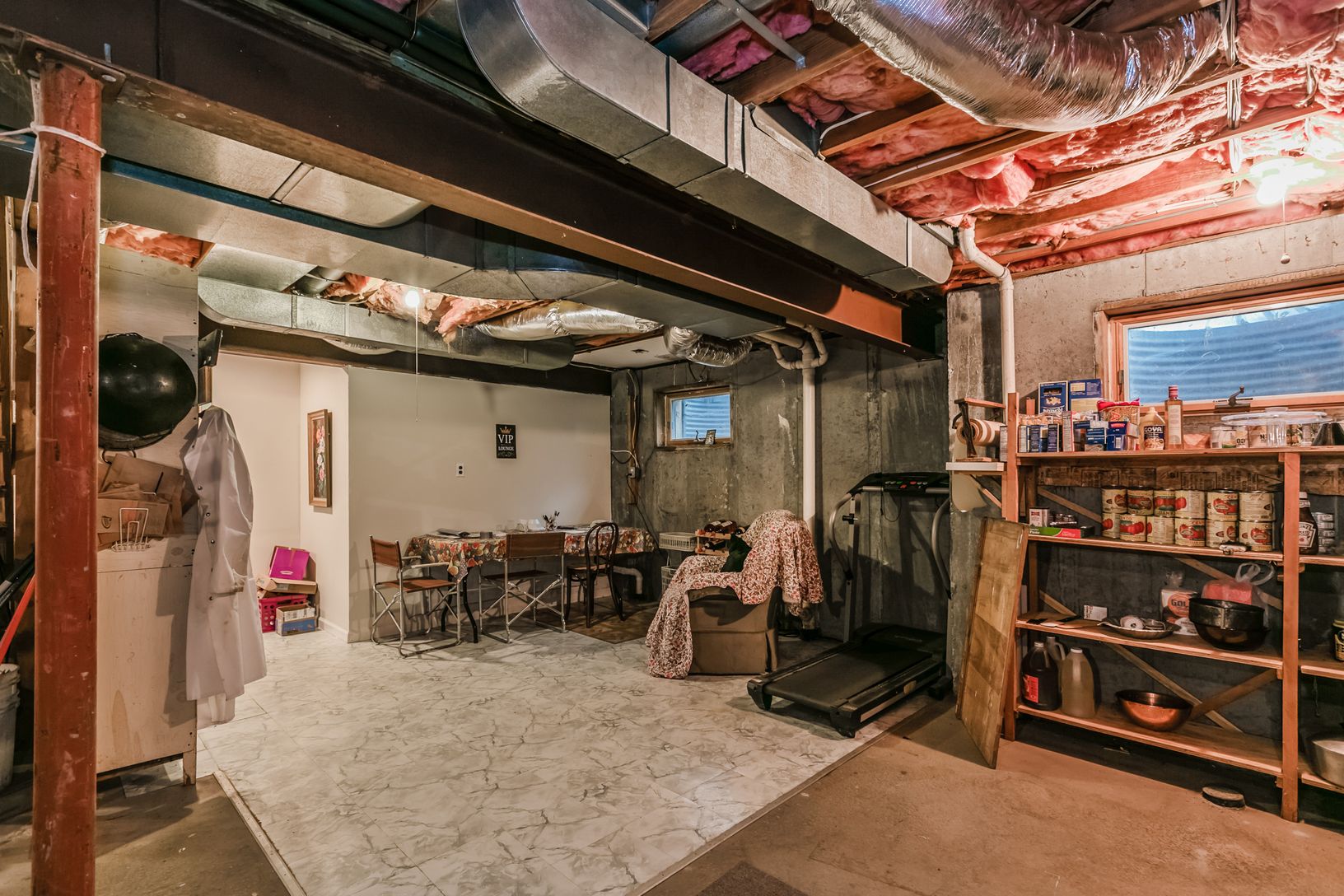  Full Unfinished Basement - Insulated