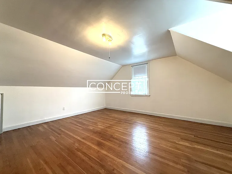 1055 Keith St — Photo 12