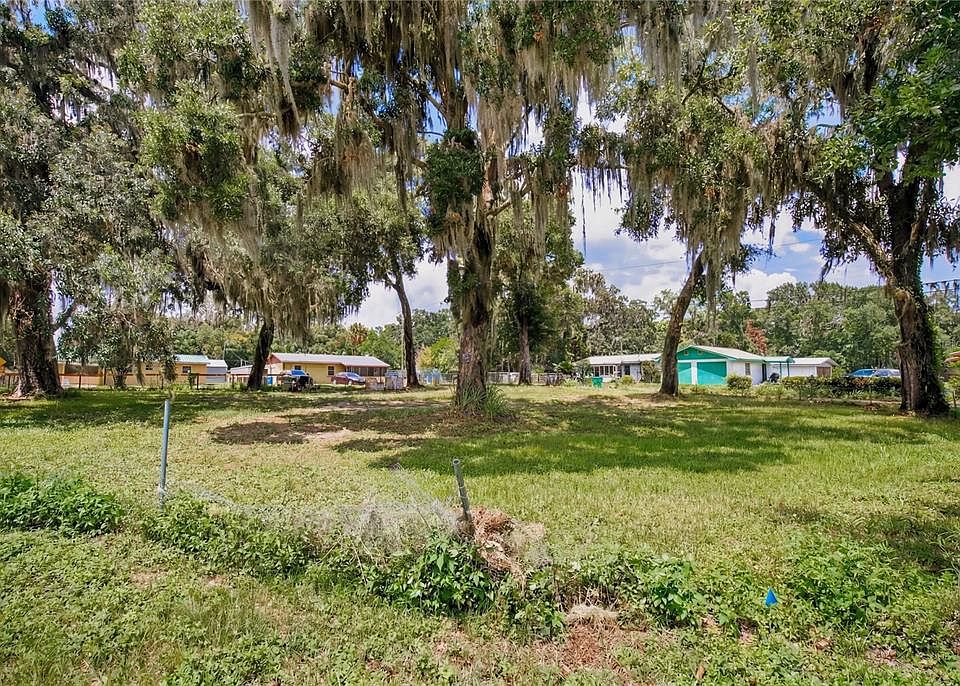 1st image of 720 Huntington Rd #15