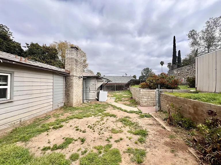 Fenced Yard