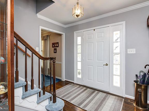 4th image of 50 Pierson Dr