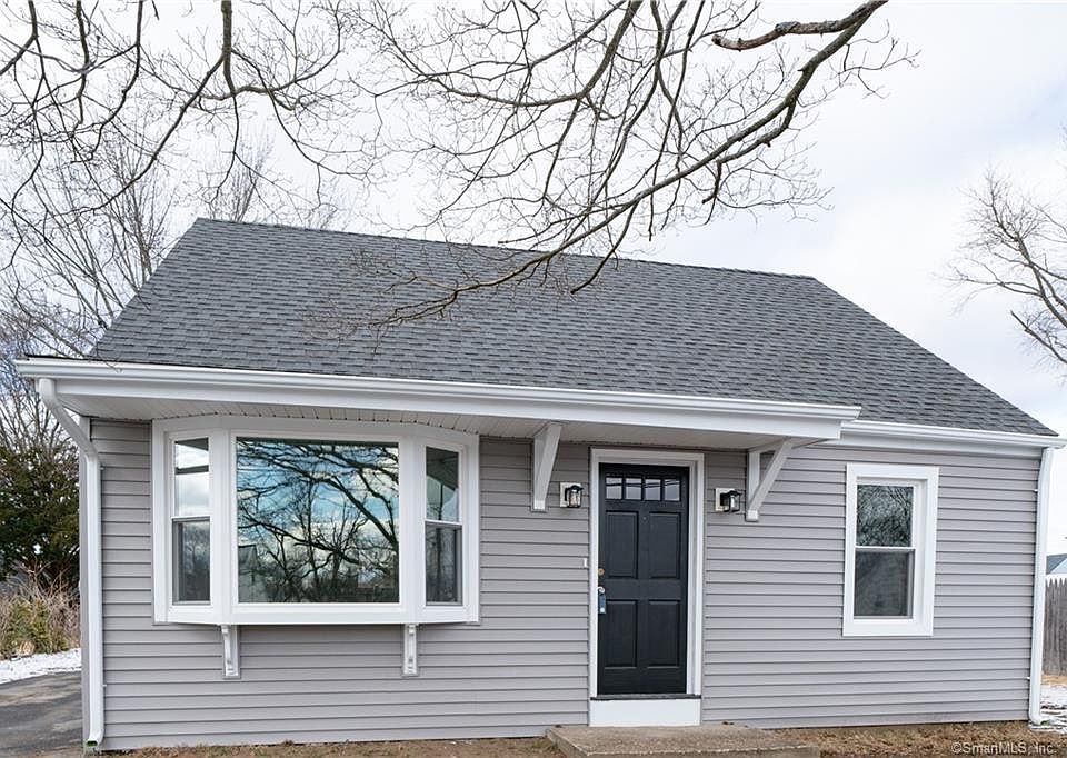 1st image of 15 Nassau Cir
