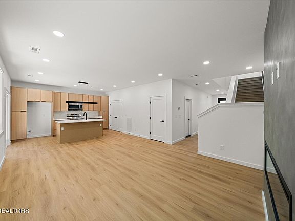 5th image of 7213 Jana Chris Ln