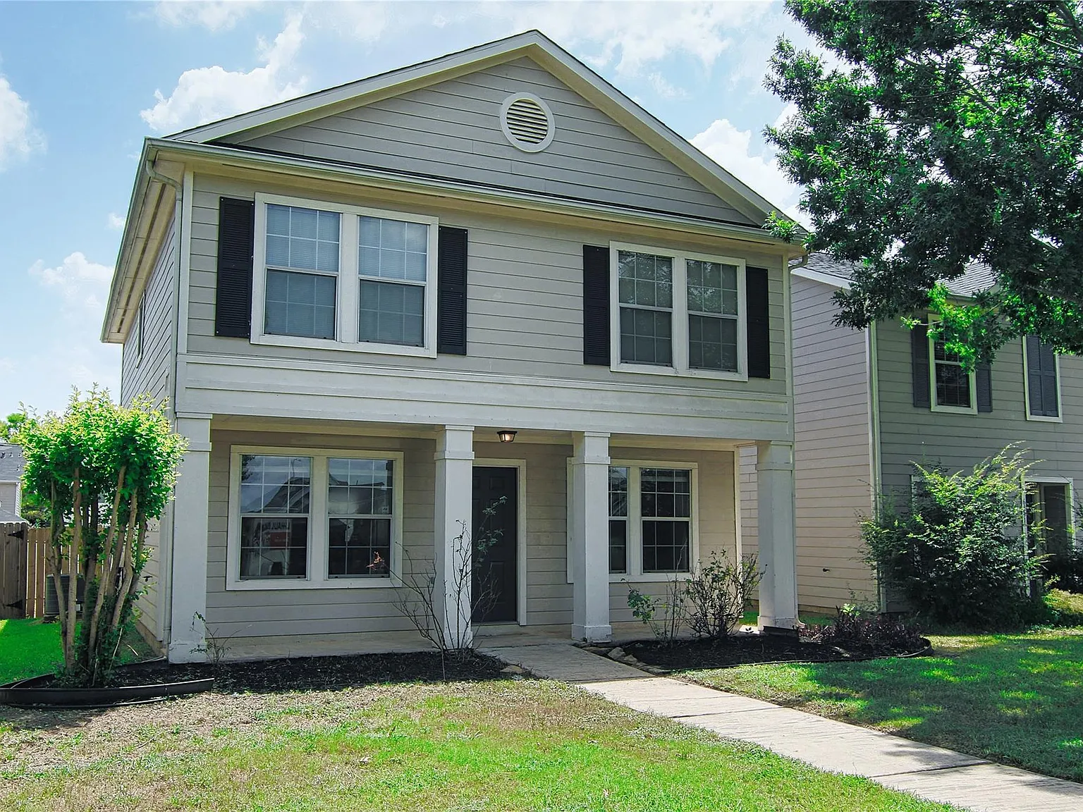 4 bed, 2.5 bath, 1820 sqft, $1,850 — Photo 2