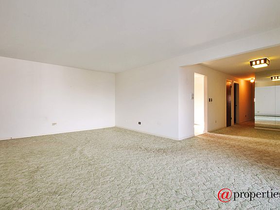 Living Room / Dining Room