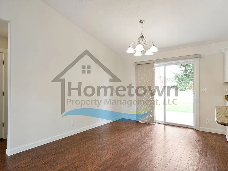 7358 N Aaron St — Photo 7