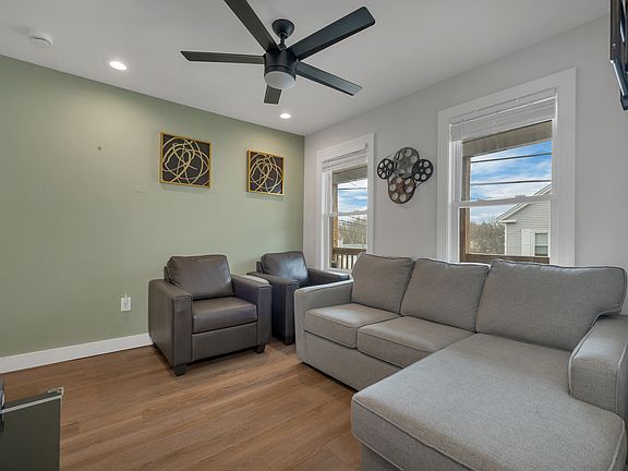 5th image of 41-43 Franklin St #41