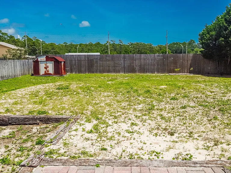 2104 Frontera St — Photo 6