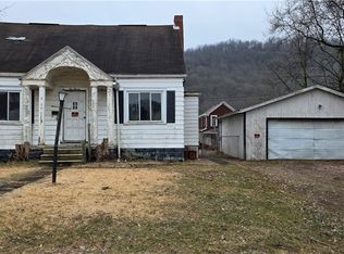 1011 Grant St, Newell, WV 26050