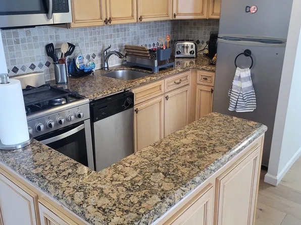 353 East 72nd Street image 1 of 7