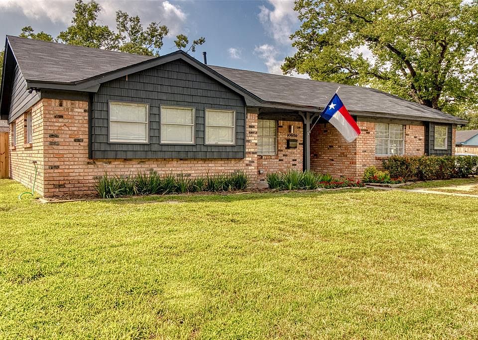 1st image of 10959 Shadow Wood Dr
