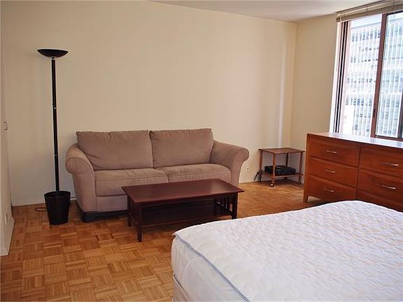 4th image of 235 E 40th St #****15j