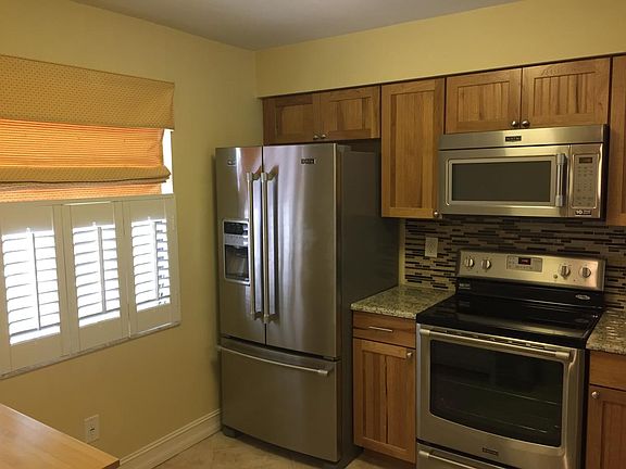 brand new hickory kitchen with brand new stainless steel May