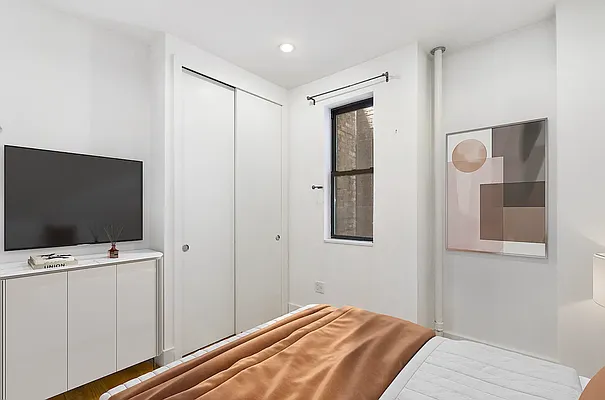 Rented by Compass | media 12