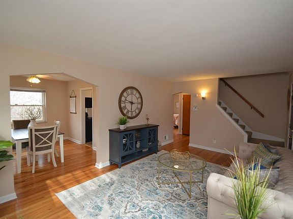 3rd image of 4322 Delridge Dr