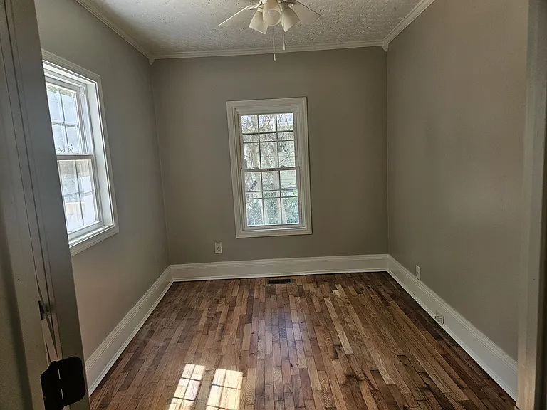 347 State St — Photo 16