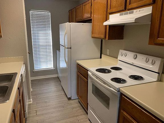 4th image of 3770 Lovers Wood Ln APT 706