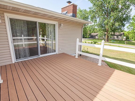 5th image of 563 S Circle Dr E