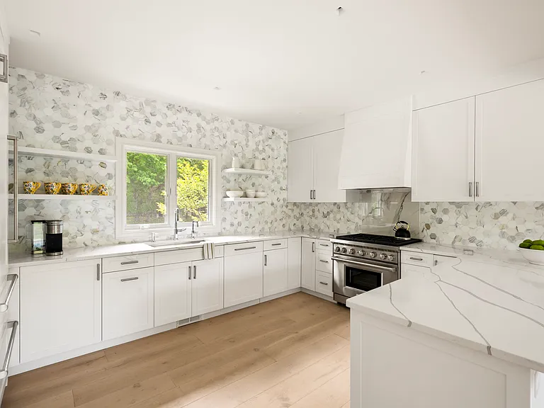 48 Beechwood Dr — Photo 11