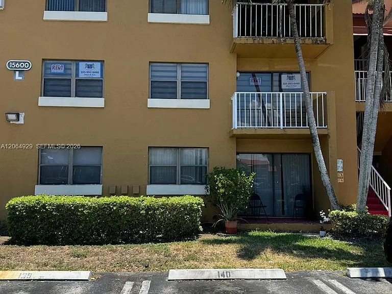 15600 SW 80th St #L-209 — Photo 2