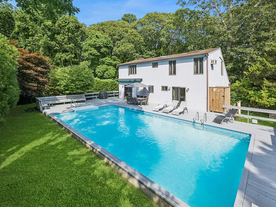 16 Argyle Ln