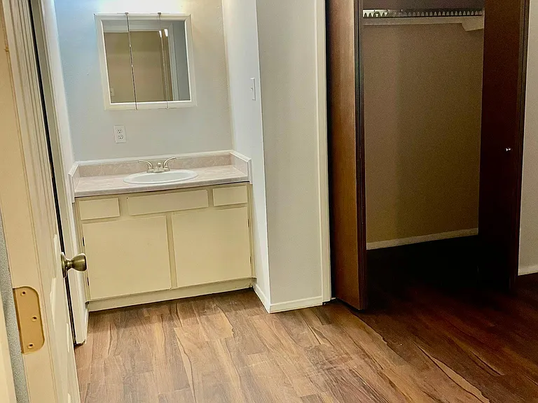 8104 Sonnet Ave — Photo 10