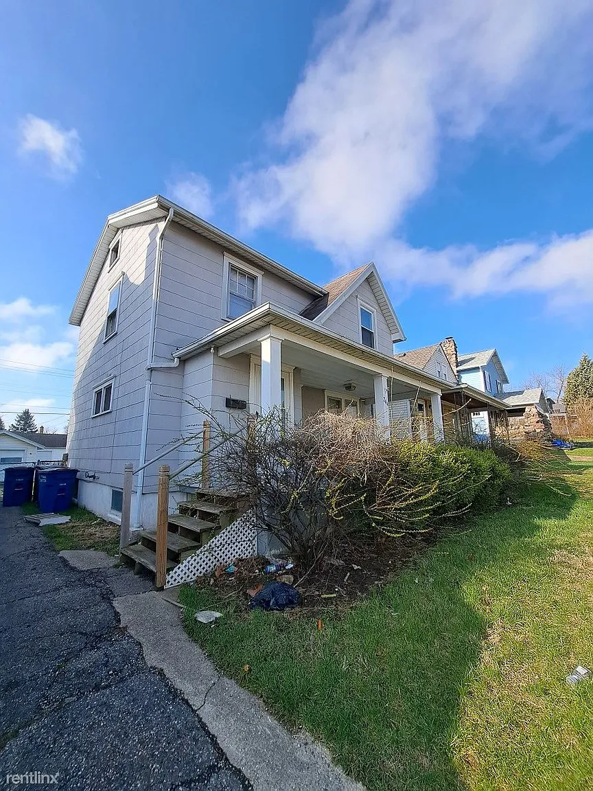 244 E Siebenthaler Ave photo 1