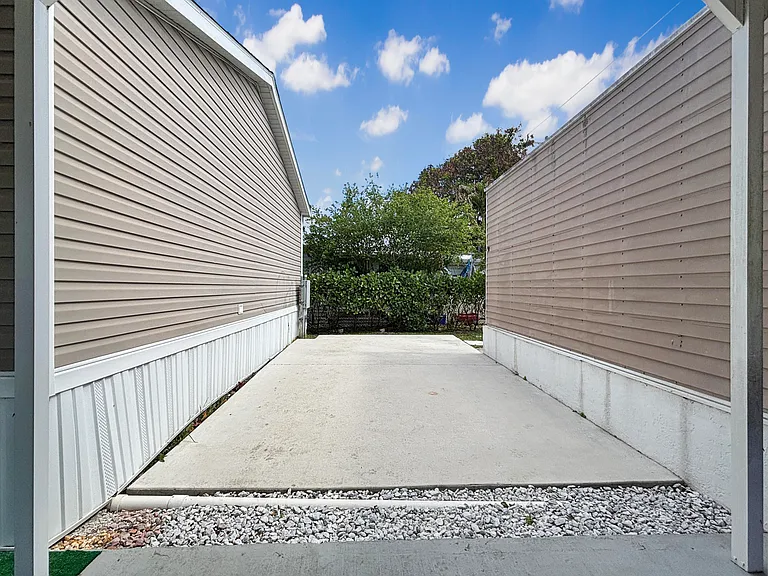 7568 SE Swan Ave — Photo 29