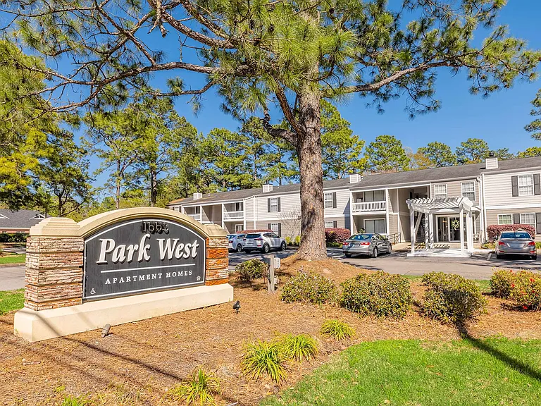 ParkWestEXT_324_000_xf