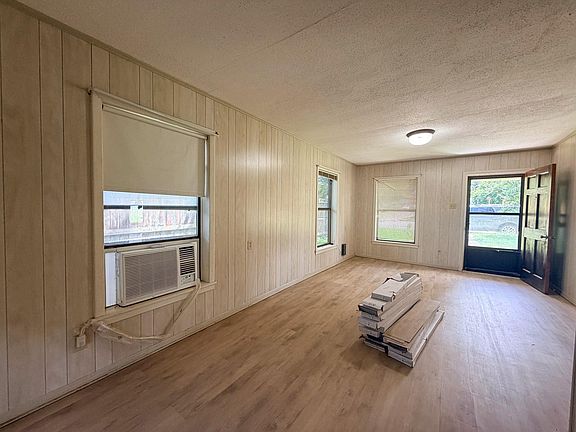 4th image of 408 S Brewer St