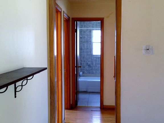 3rd image of 513 S Norwood Ave