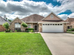 6022 Whitney Dr, Bossier City, LA 71111