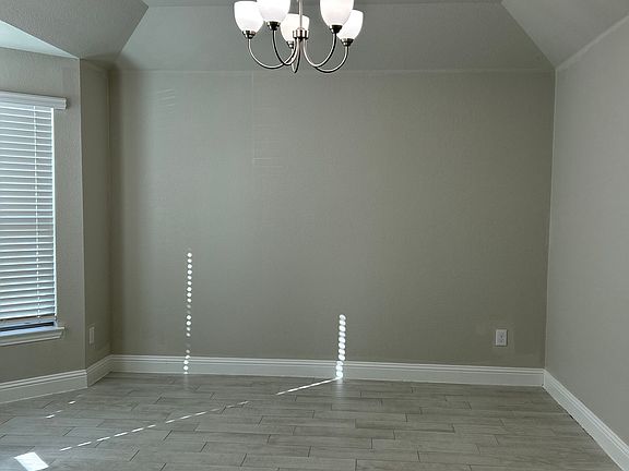 5th image of 162 Stevenson Dr