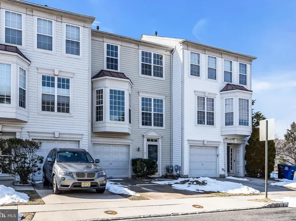 4 Weatherly Rd, Delran, NJ 08075