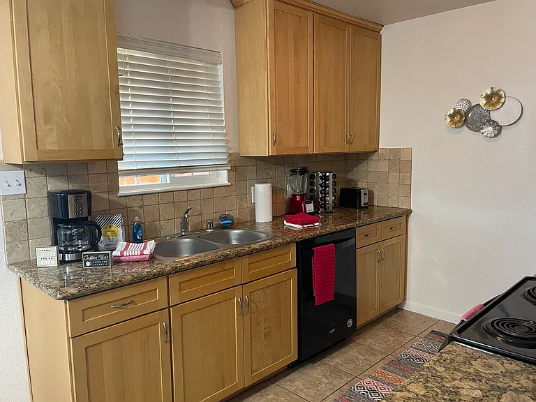5811 48th Ave — Photo 30