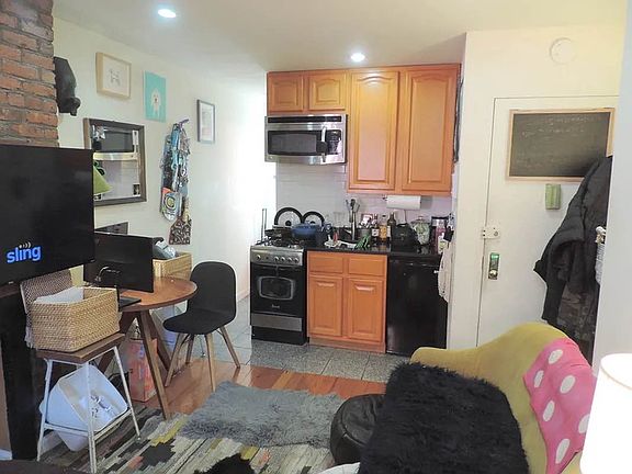 4th image of 160 Orchard St APT 9R