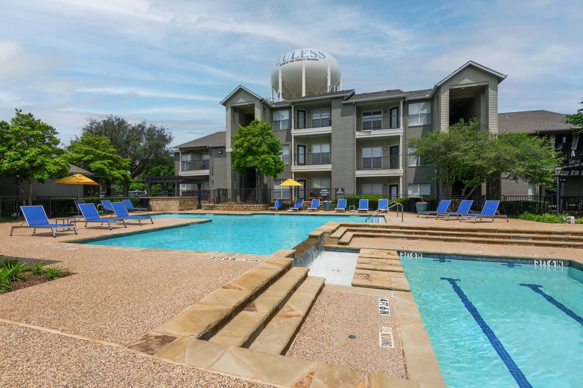 Resort-Style Pool at Oak Park Apartments