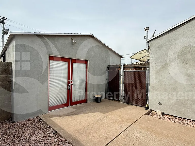 1209 W Indianola Ave #B — Photo 2